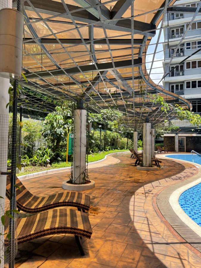 Luxury Suite Across Sm Megamall Manila Exterior photo