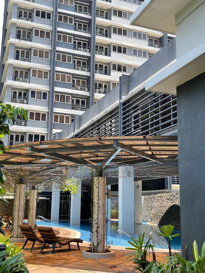 Luxury Suite Across Sm Megamall Manila Exterior photo