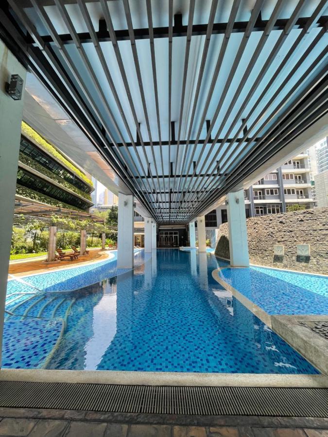 Luxury Suite Across Sm Megamall Manila Exterior photo